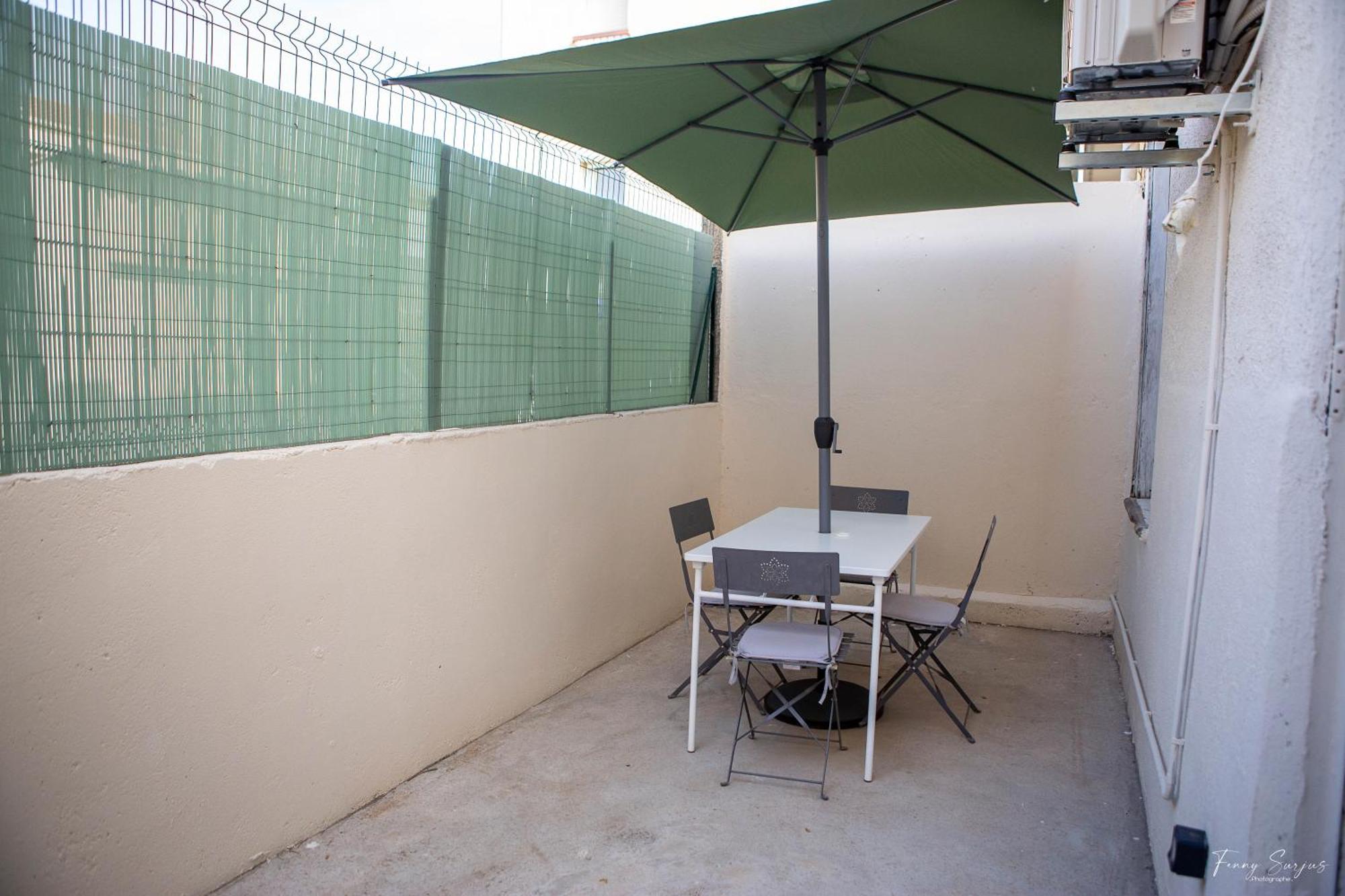 Appartements Confortables - Gare A 5 Min Pied - 20Min De La Plage - Terrasse Perpignan Kültér fotó
